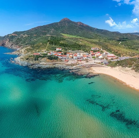 Quiet just a few steps from the sea