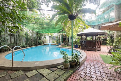 1 min. walk from Ayala Mall -Private Vacation Home