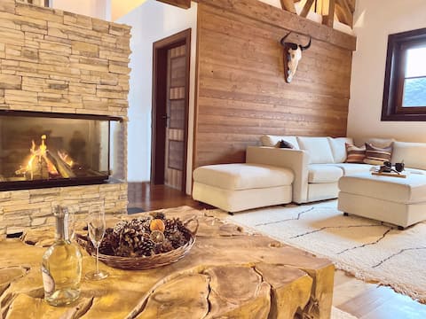 The Lodge- Spacious Luxury Loft Apartment  - 8ppl