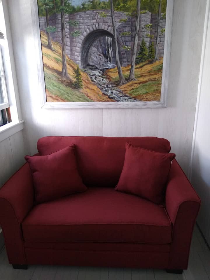 Smart Studio Walk Up Apt, Main St, Northeast Hbr. - Bar Harbor, ME