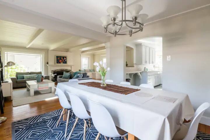 Spacious 7 bd w/ Casita and Pool near downtown gallery image 3