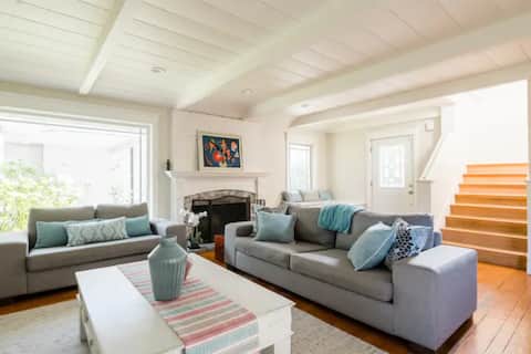 Spacious 7 bd w/ Casita and Pool near downtown