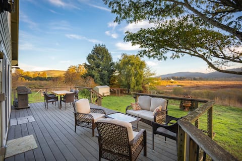 Tyto Alba | Serenity & Nature Views, Walk to Town