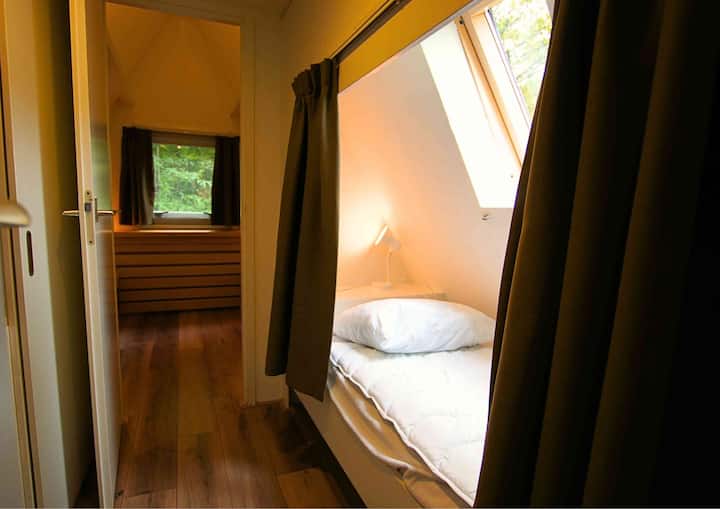 Bedtee kwenye sehemu ya juu ya kutua