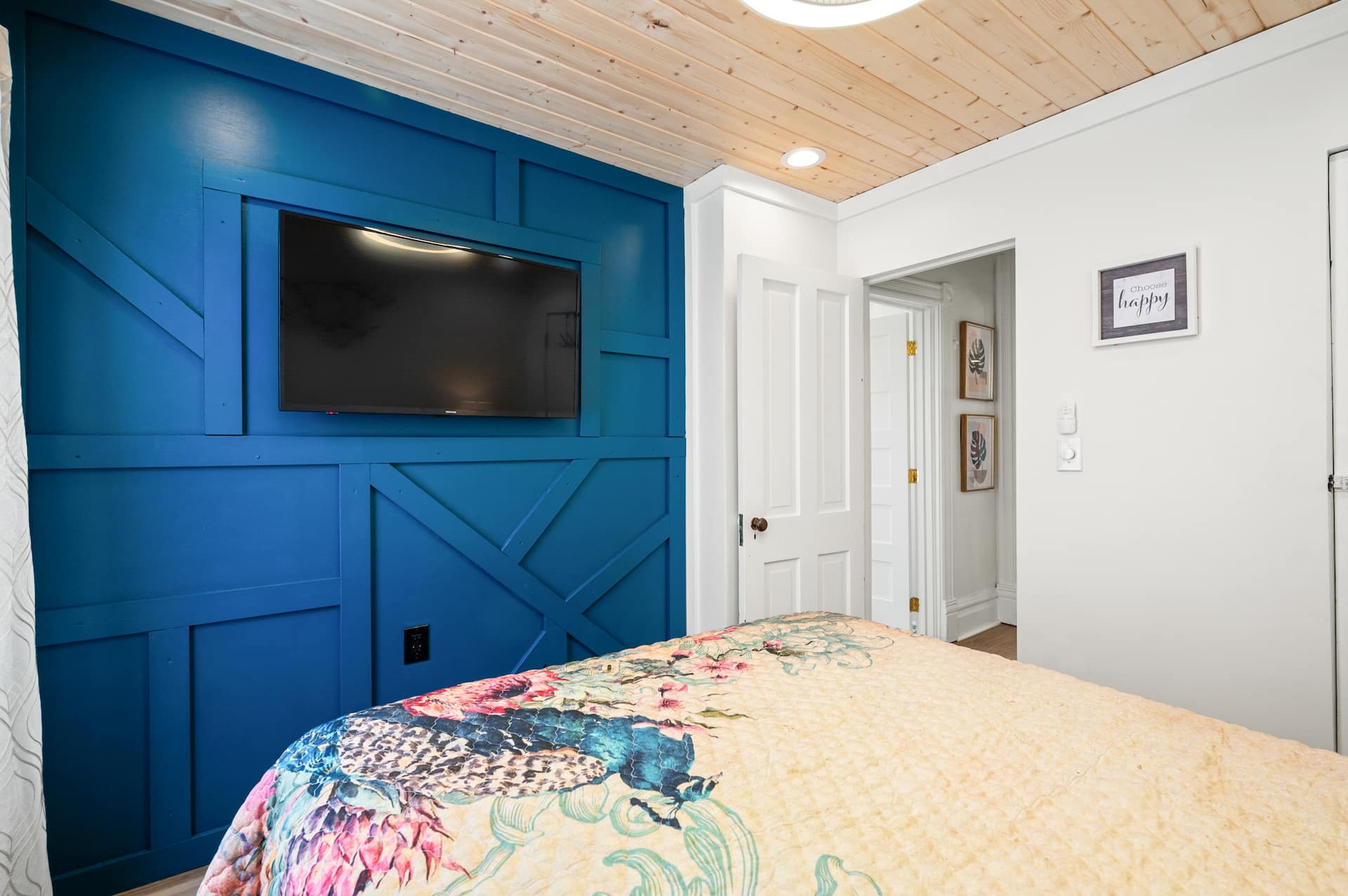 Urban Nest. Luxe Loft Downtown Butler. Walk to dining and Shopping. — photo 3
