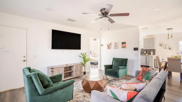 Cozy Home | Central Austin | 10 Min Downtown - Austin