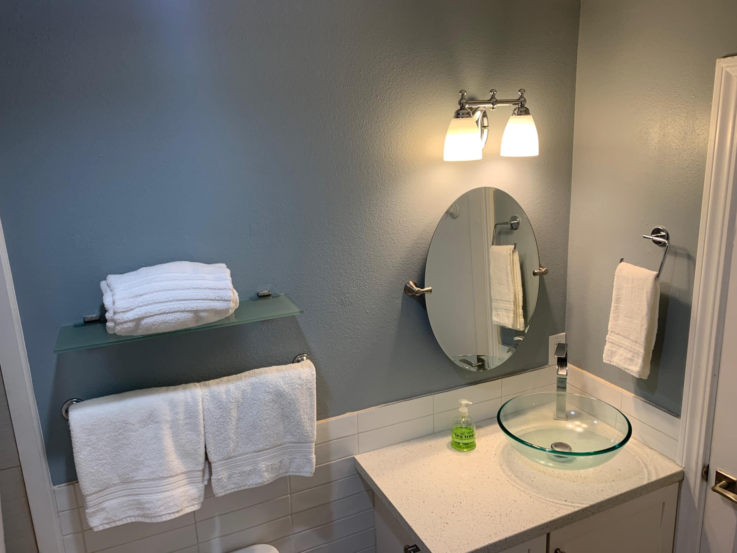 Condo in Kapaa · ★4.9 · 2 bedrooms · 2 beds · 1 private bath - Image 5