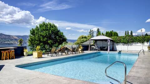 Tranquil Vineyard Haven: Home w/ Pool and Hot Tub!