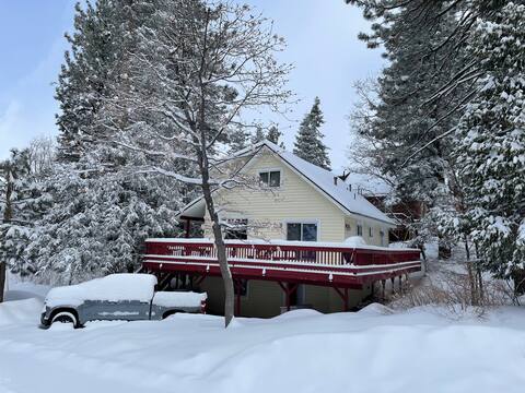 Family-friendly Cabin w/game room by Lake