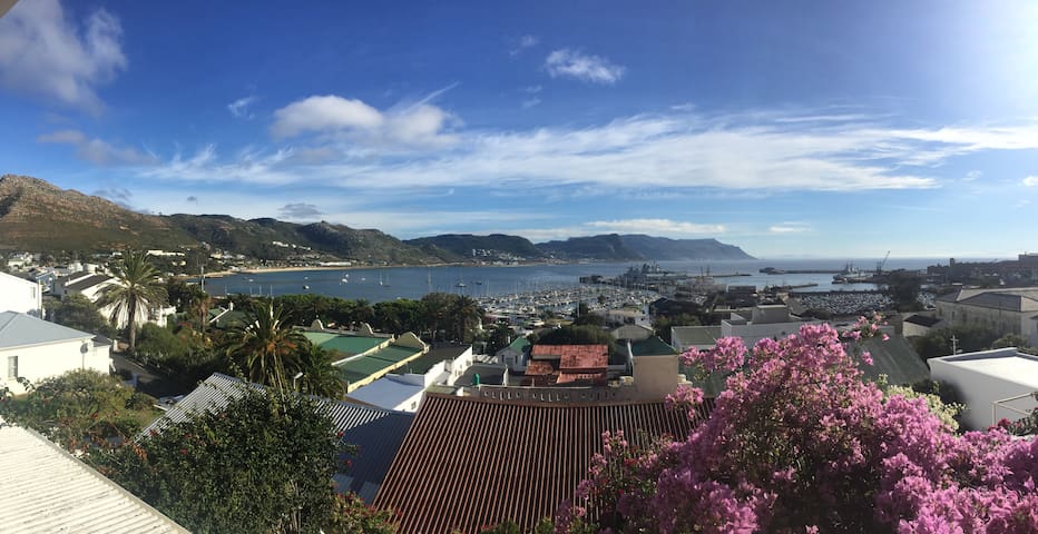 Simon’s Town apartment over looking the bay