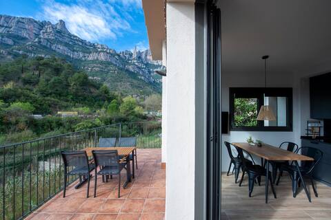 Apartment terrace/views Montserrat