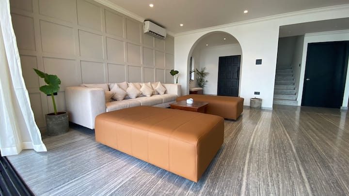 Living room image 5