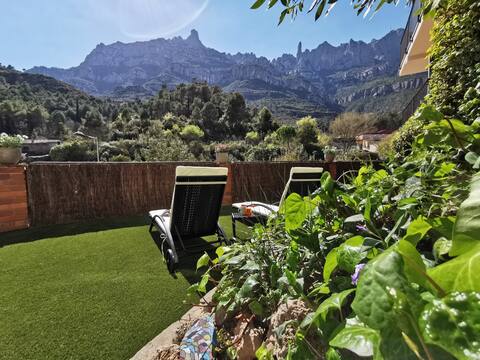Apartment private garden/Montserrat views