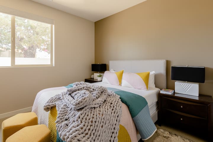 Dhoma e gjumit e vizitorit të 3-të me Queen