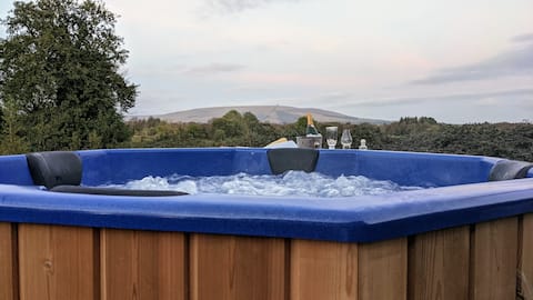 Secluded Private Cottage Hot-tub, Sauna & Fire-pit