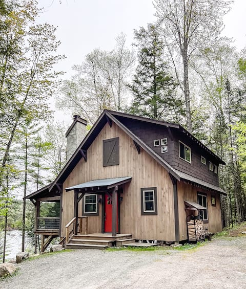Lakefront Retreat in the Adirondacks-Resort Style