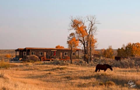 C1 Modern cabin on Wind River working cattle ranch