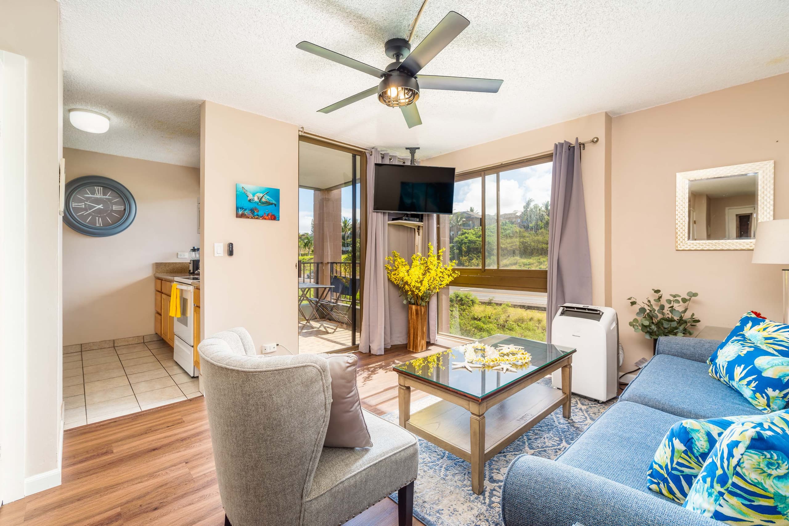 Condo in Lahaina · ★4.63 · 1 bedroom · 2 beds · 1 bath - Image 2