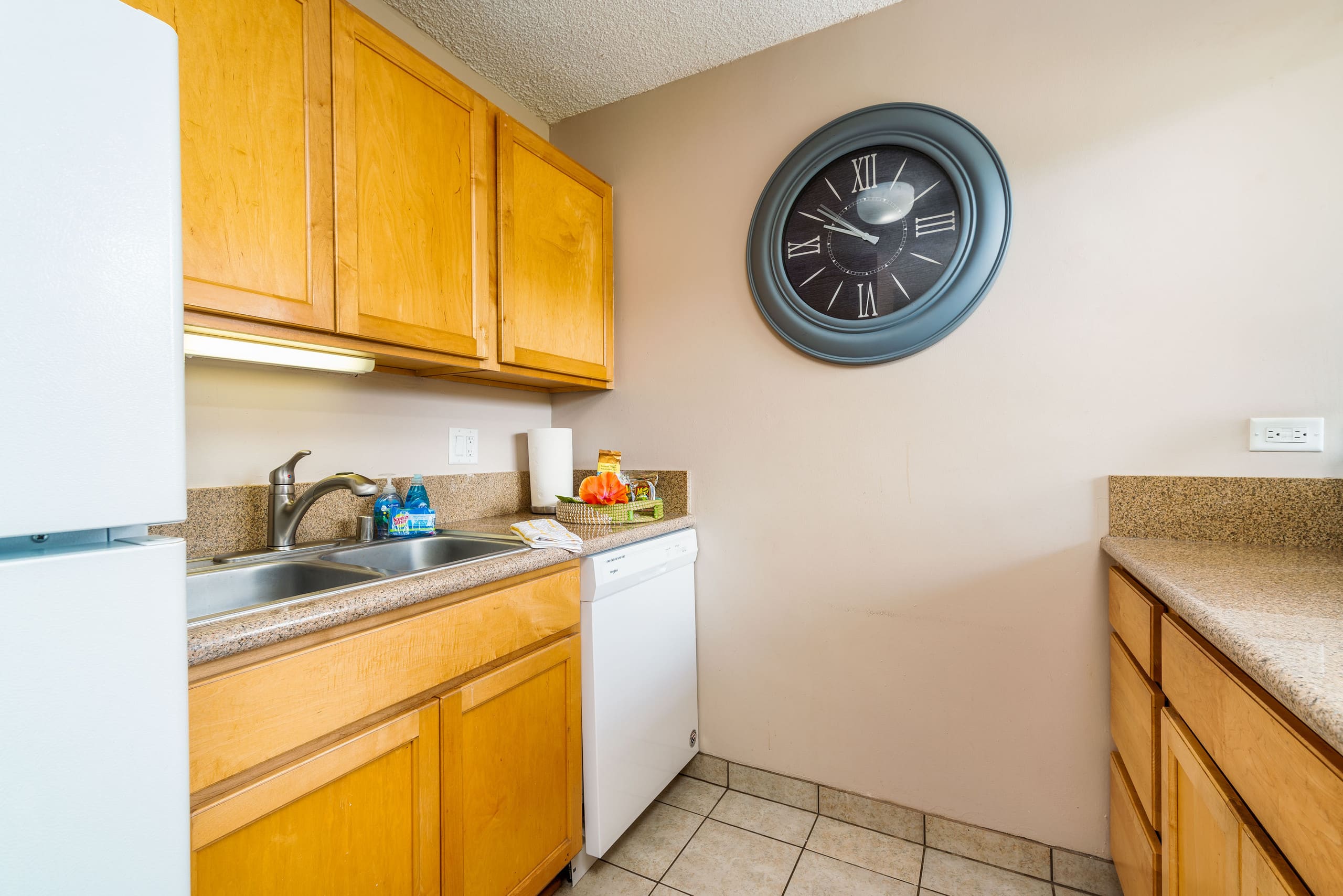 Condo in Lahaina · ★4.63 · 1 bedroom · 2 beds · 1 bath - Image 6
