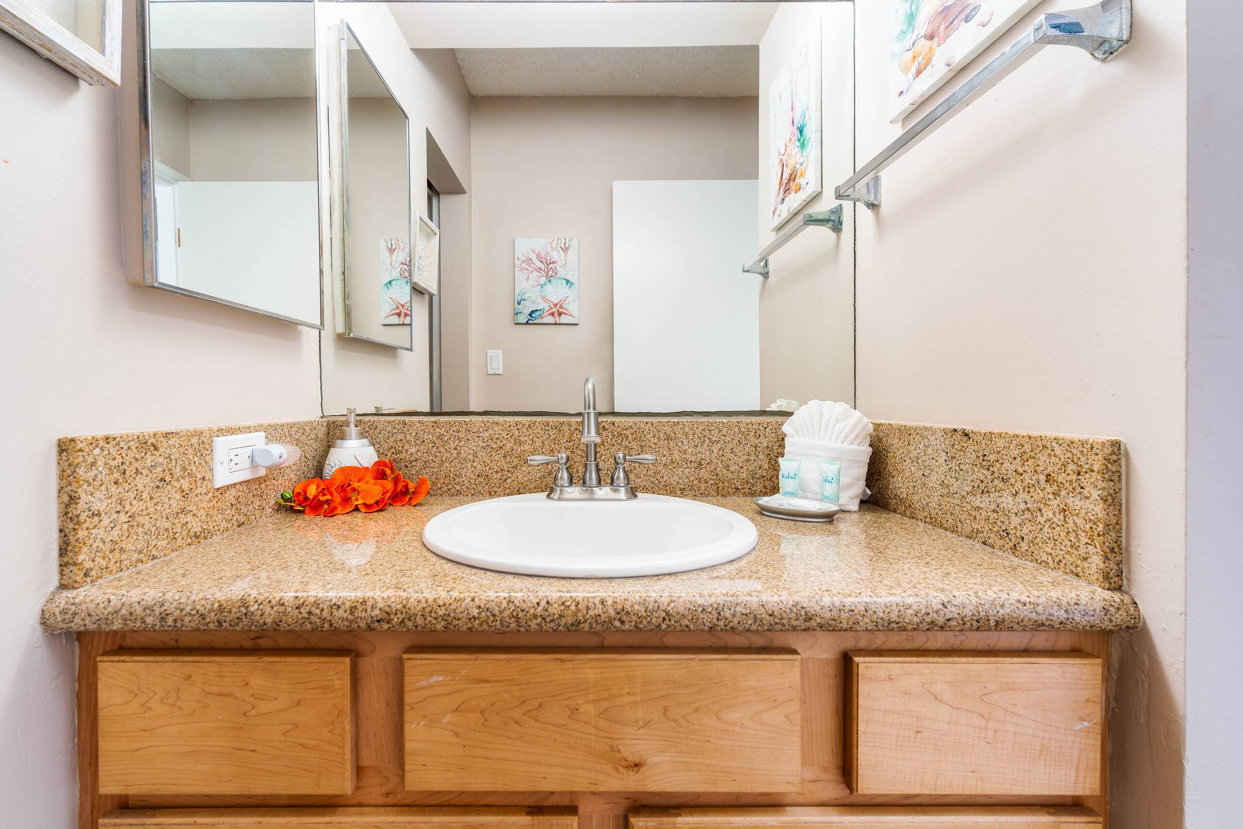 Condo in Lahaina · ★4.63 · 1 bedroom · 2 beds · 1 bath - Image 15