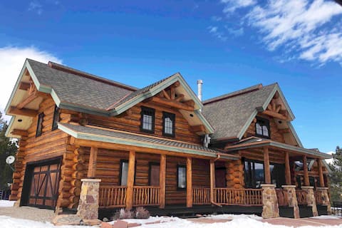“Lakefront Lodge” Stunning views of Lake Granby