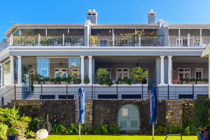 Majestic Townhouse 9 – Kalk Bay gallery image 3