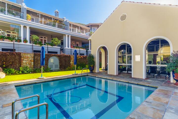 Majestic Townhouse 9 – Kalk Bay gallery image 2