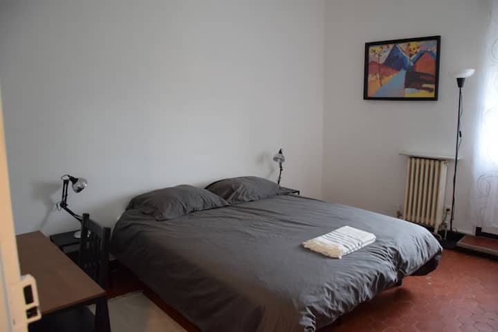 غرفة كاندينسكي.
سرير مزدوج واحد
إطلالات على مزارع الكروم والبارونيز ومونت فينتو