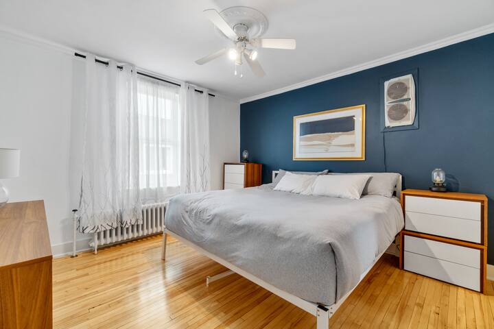 FamilyHouse, QuebecCity, SPA, PoolTable, 4 bedroom gallery image 4