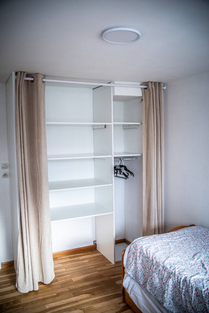 מחסן בחדר שינה 2