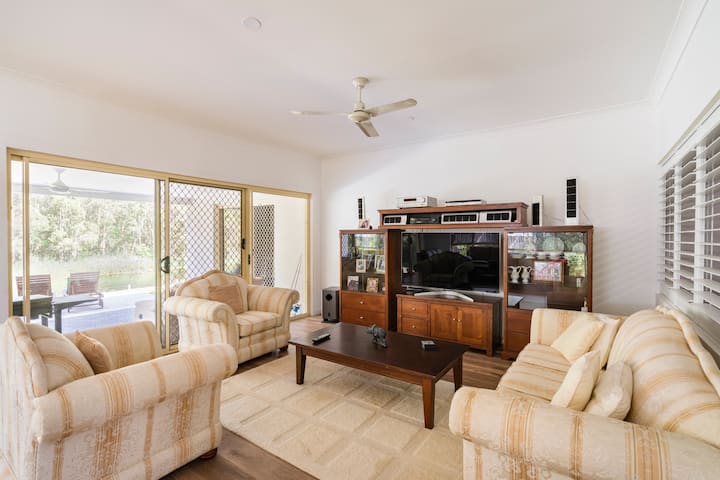 King Size Honeymoon With Freedom To Use House - Bribie Island