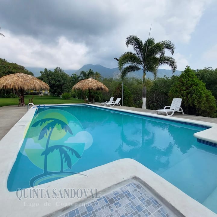 Quinta Sandoval Lago Coatepeque Cottages for Rent in Lago de