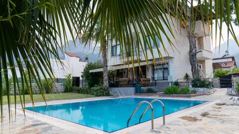 6 Rooms  Stone Villa w/ Pool -Sea & Mountain Views