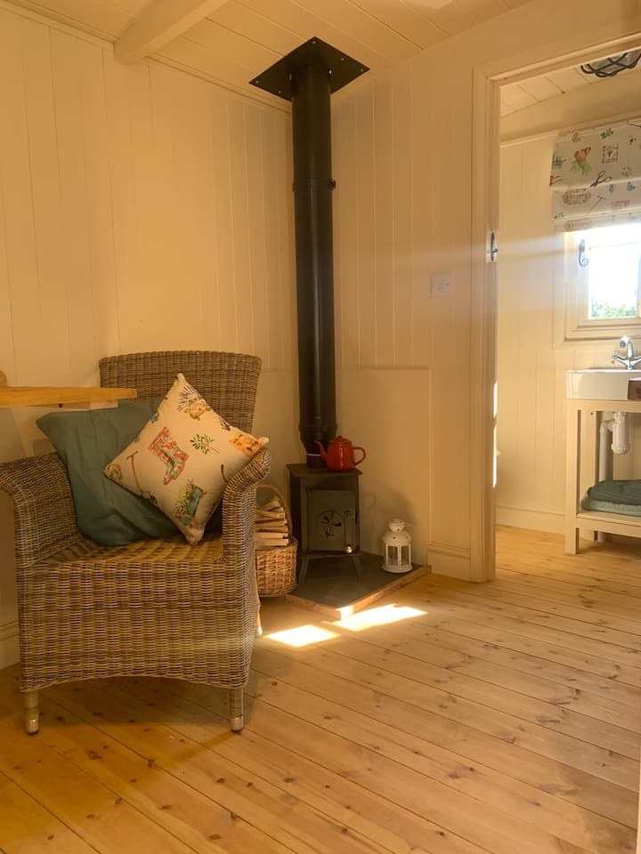 Shepherd's Hut, Castleton, Peak District - Edale