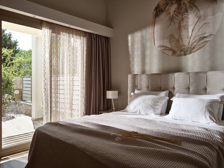 Bedroom stimulating design.