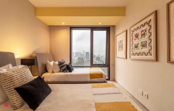 Gli arredi, gli arredi e i servizi possono variare leggermente.
