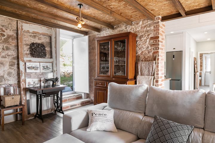 Obývacia izba - pohovka s kapacitou pre 1 osobu