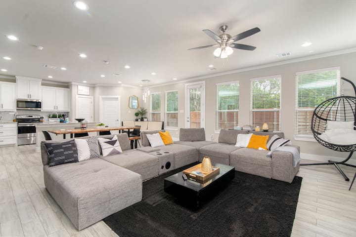 Dallas Luxury 4BR New Build Great For Large Groups gallery image 2