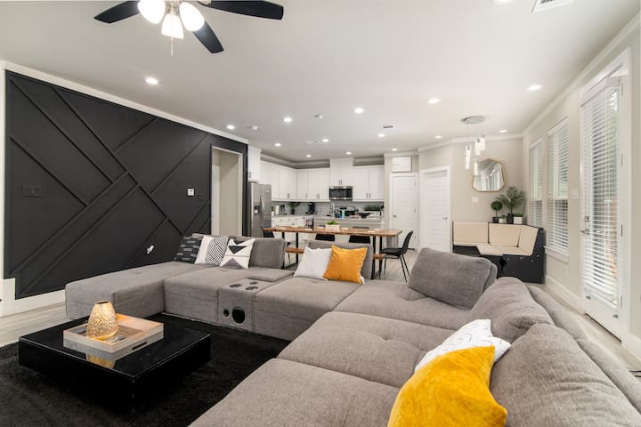 Dallas Luxury 4BR New Build Great For Large Groups gallery image 3