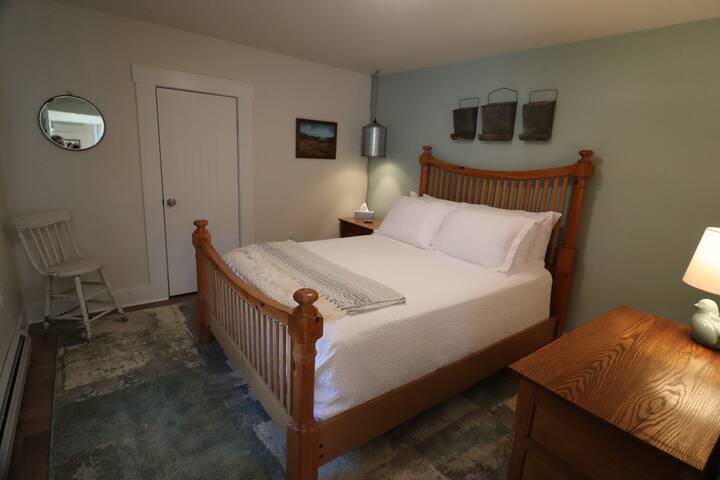 Upstairs bedroom #3. Queen bed. 