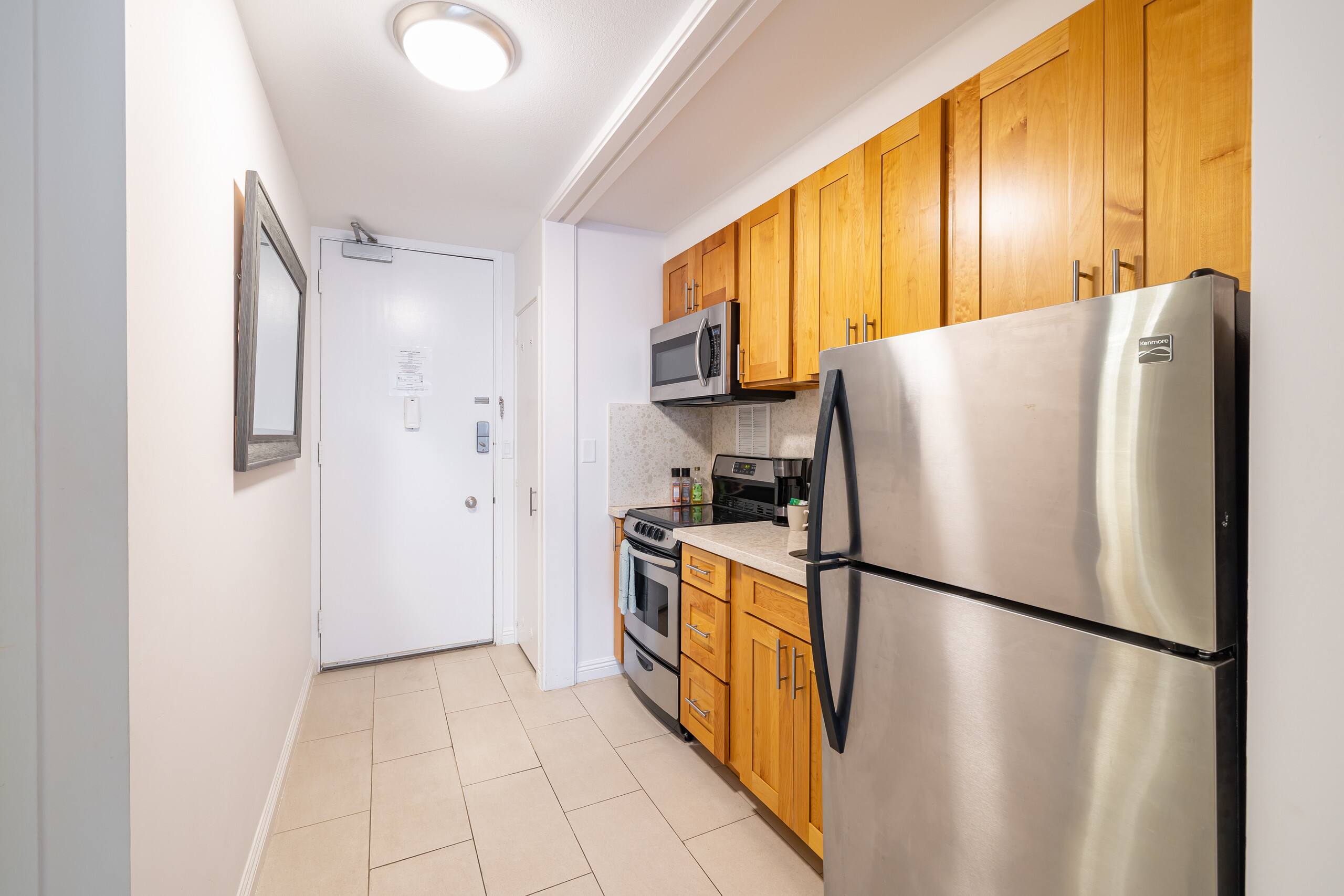 Condo in Honolulu · ★4.79 · Studio · 1 bed · 1 private bath - Image 11