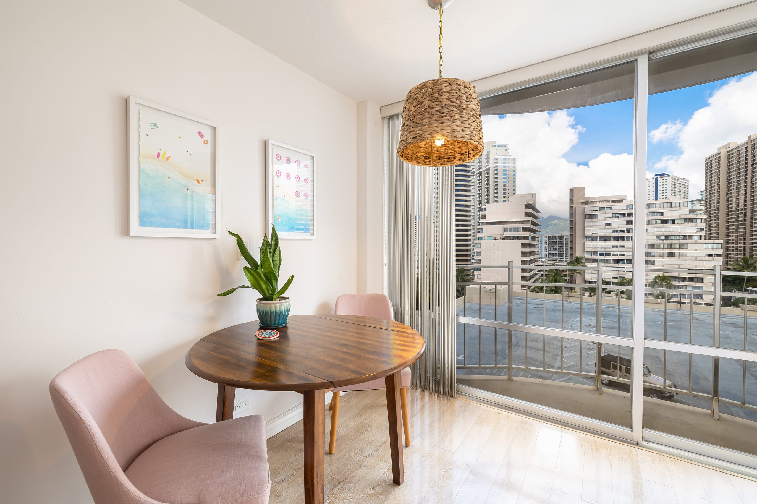Condo in Honolulu · ★4.79 · Studio · 1 bed · 1 private bath - Image 4