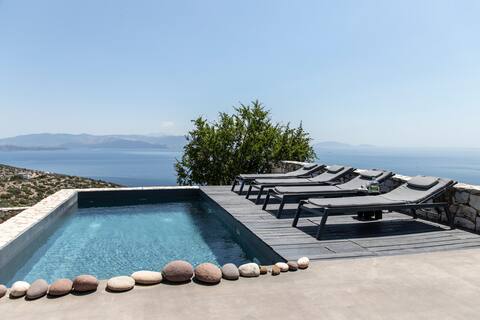 Seaview villa with private pool