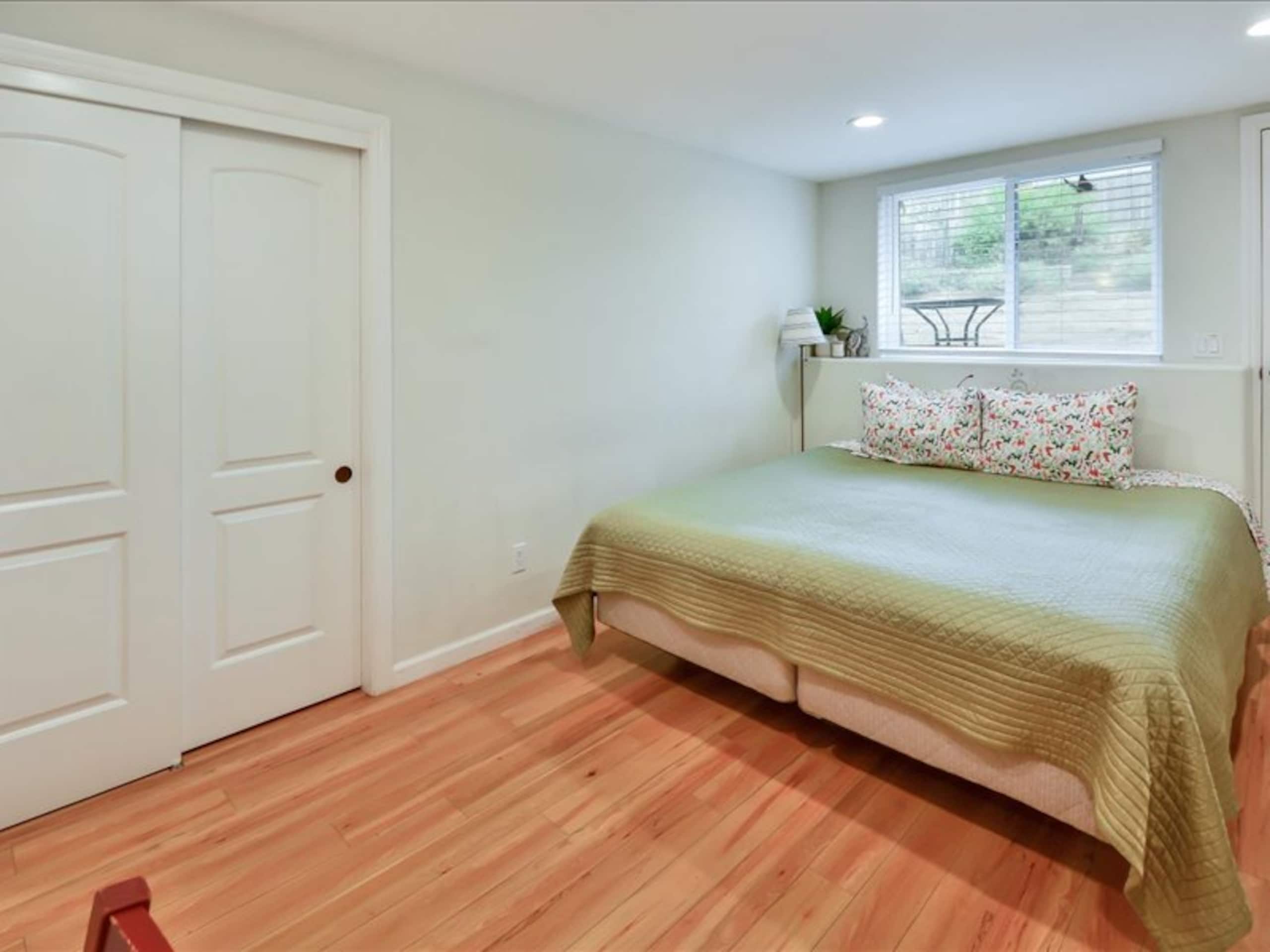 Home in San Francisco · ★4.84 · 2 bedrooms · 2 beds · 2 baths - Image 22