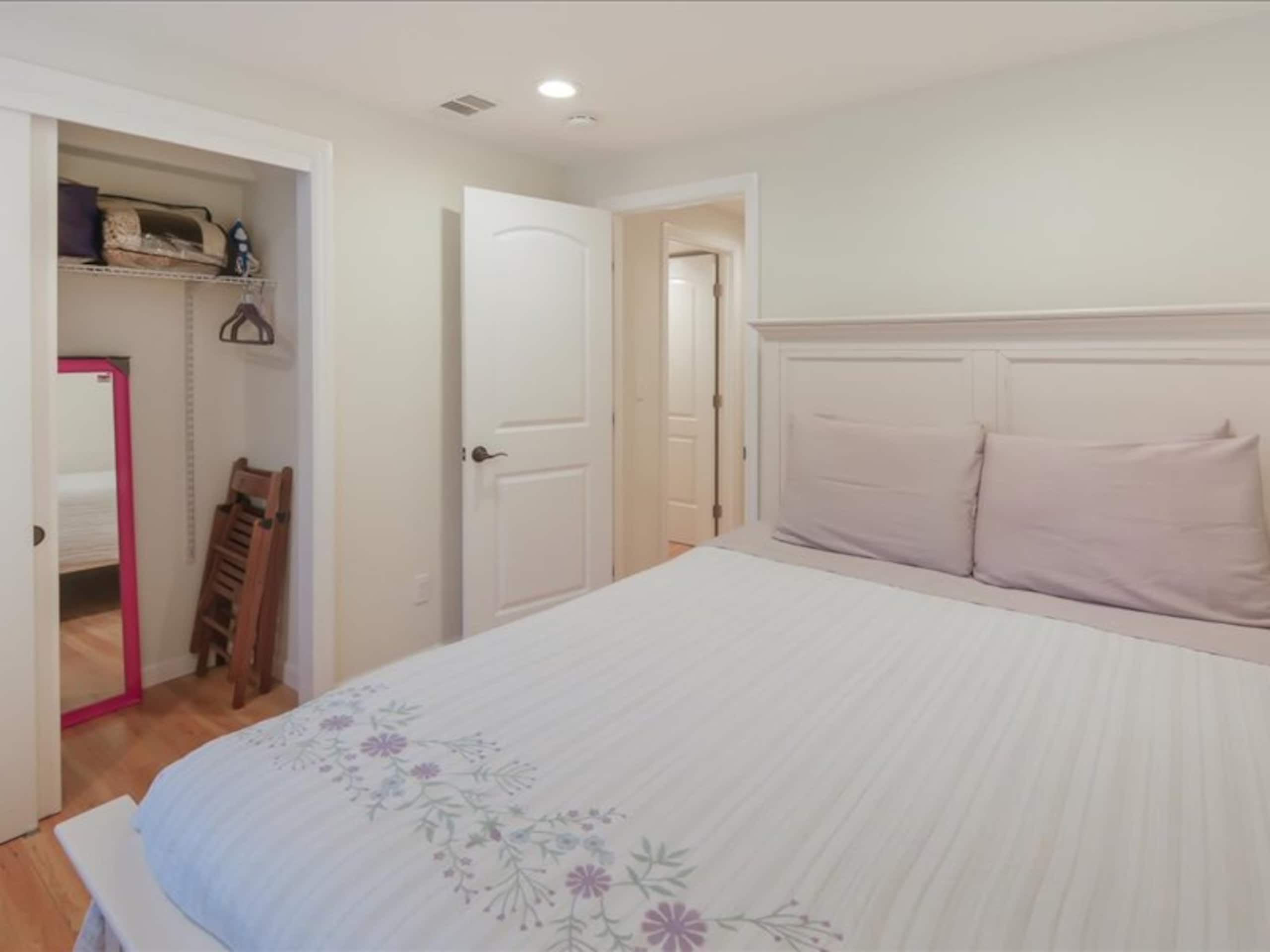 Home in San Francisco · ★4.84 · 2 bedrooms · 2 beds · 2 baths - Image 17