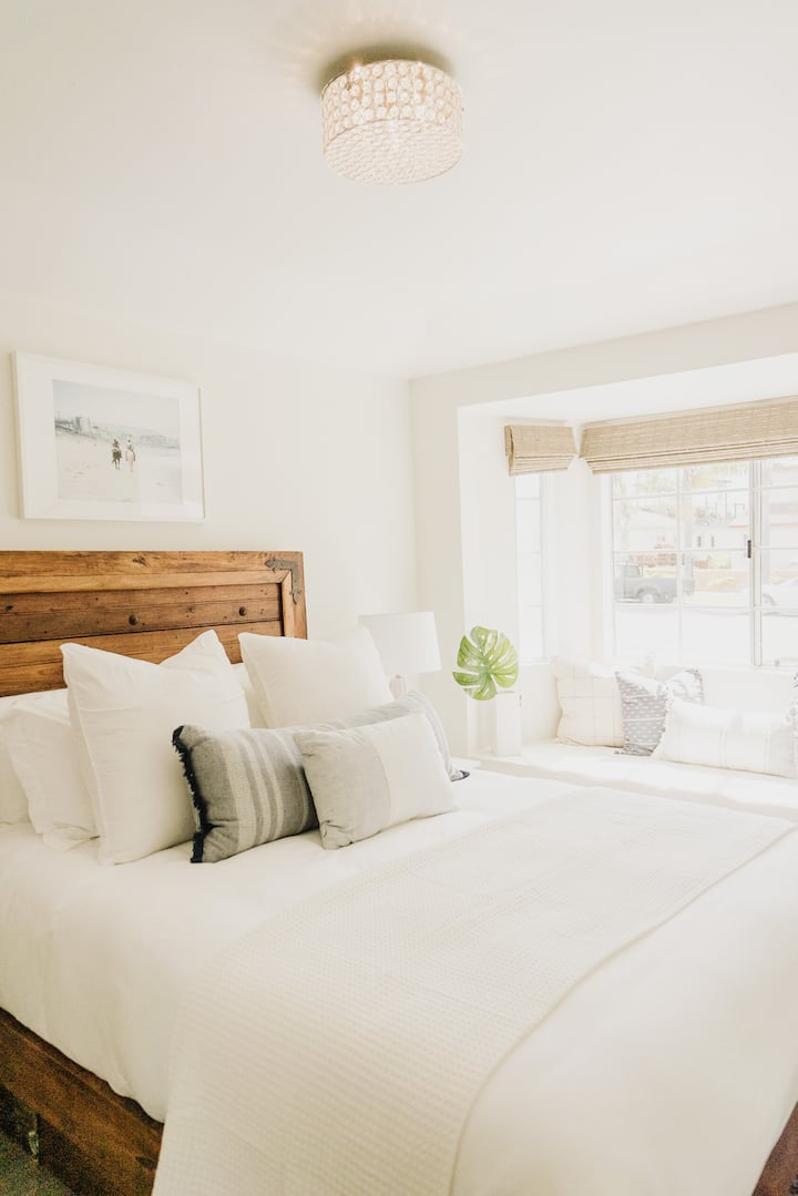 Embrace beauty in design! Our fourth bedroom boasts exquisite aesthetics and charm for a serene and stylish stay. ️