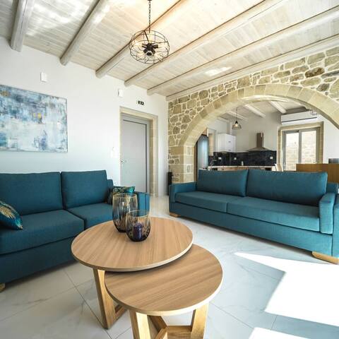 Twin Villas, private pools, sea view, jacuzzi, ΒΒQ gallery image 2