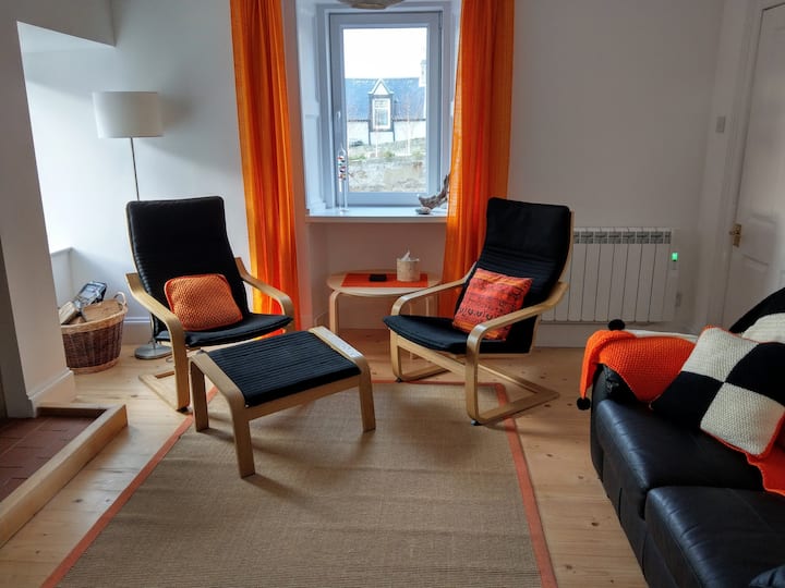 The Artist’s Studio, 2+ Bed., Fisherman’s Cottage - Moray