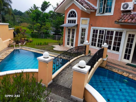 GETAWAY place with the house of Eagles (650m²)