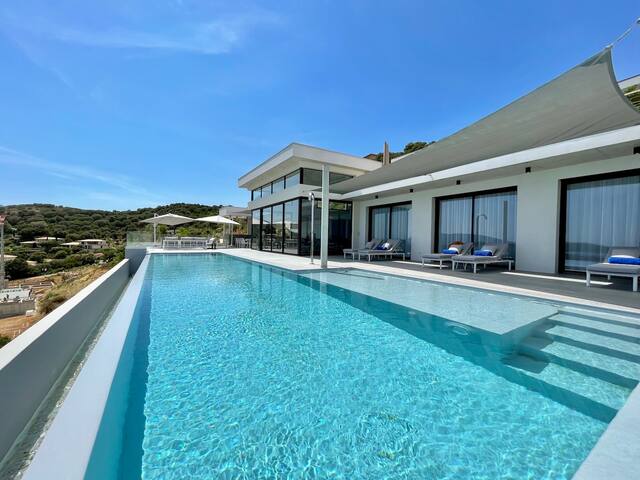Conciergerie locative Home Rent Porto-Vecchio. managed Airbnb listing 1